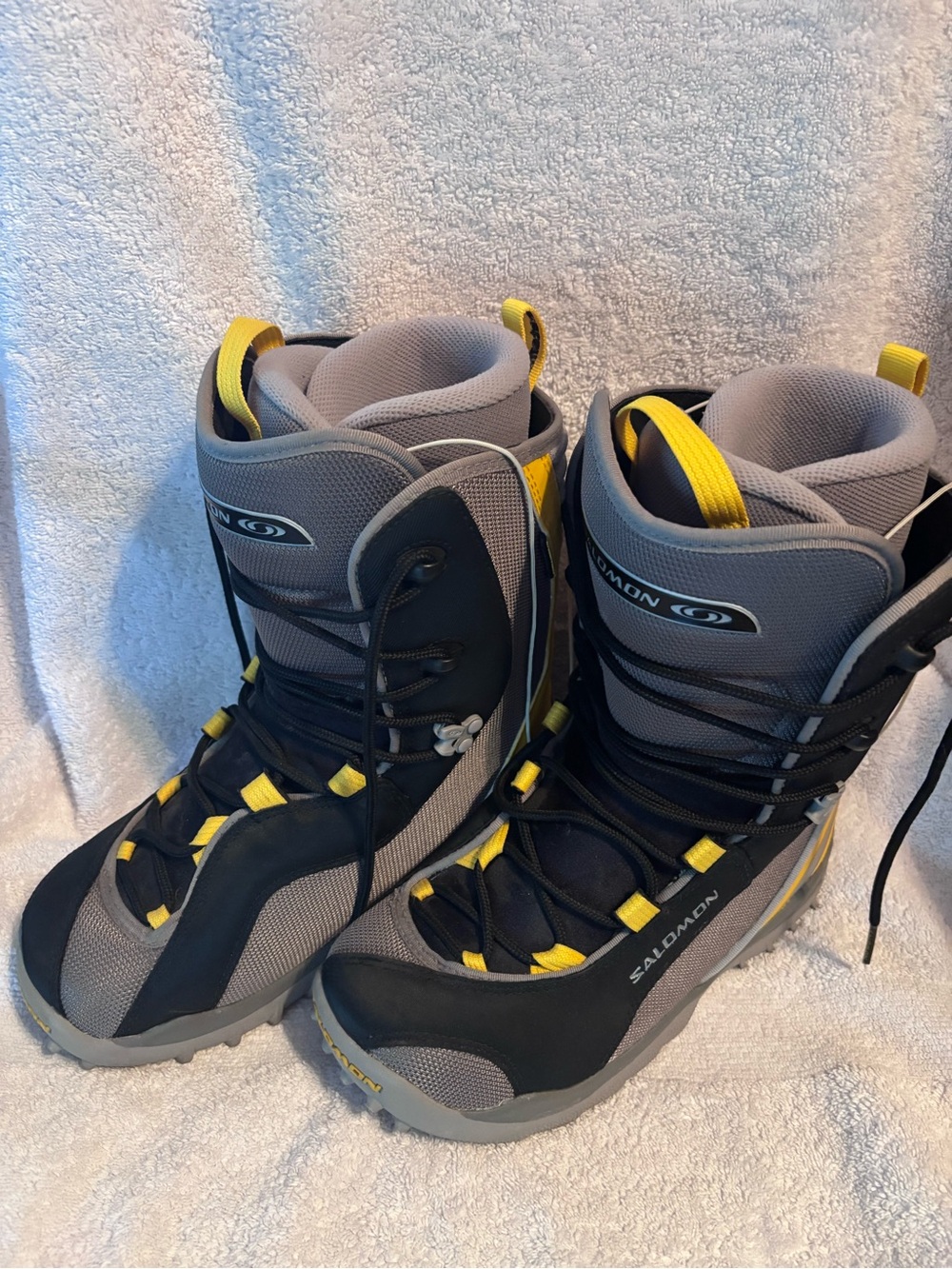 Salomon Women’s Gray, Yellow and Black Snowboard Boots - size 6.5